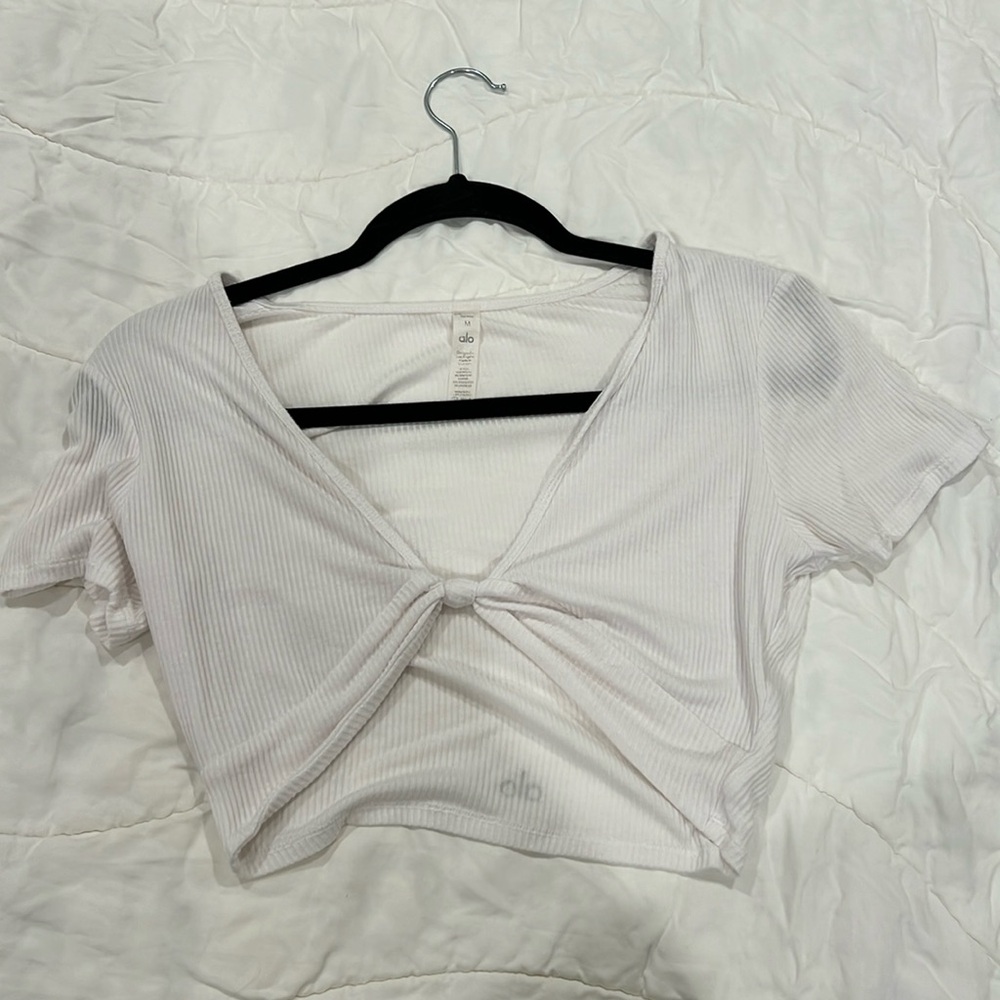 Alo Yoga Twisted Front Top